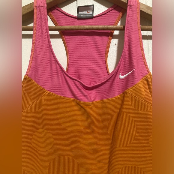 Nike Retro Vintage Racerback Fitted Active Tank Size XL - Picture 10 of 10